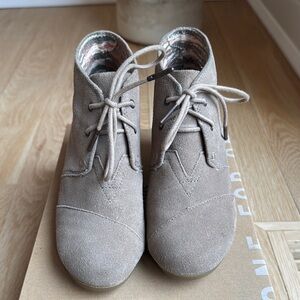 Toms Tan Desert Wedges with Suede Texture